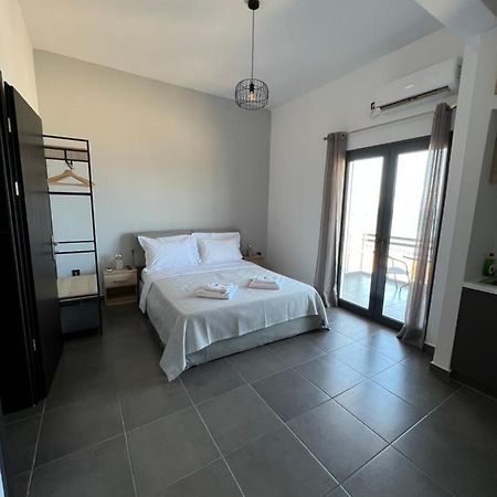 Ferienwohnung Lookis Sea View Near Airport Artemida  Exterior foto