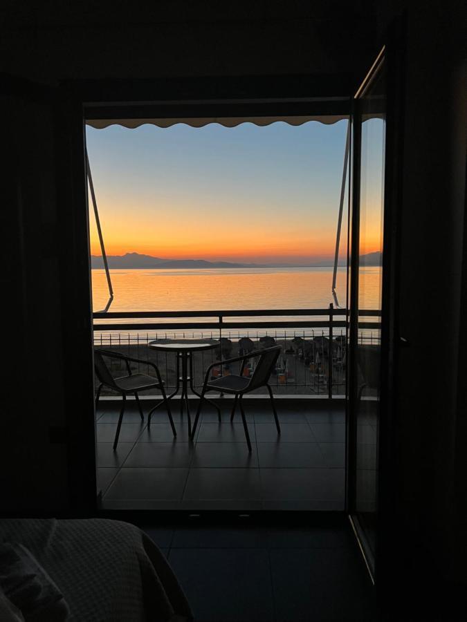 Ferienwohnung Lookis Sea View Near Airport Artemida  Exterior foto